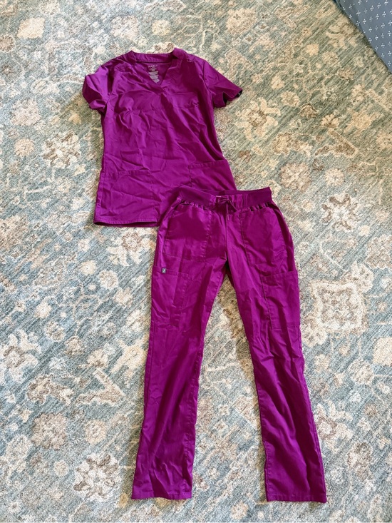 Jaanuu Tops - Jaanuu Short-Sleeve Scrub Top and Elastic-Waist Pants in Magenta